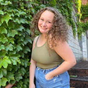 Meet your Posher, Emily